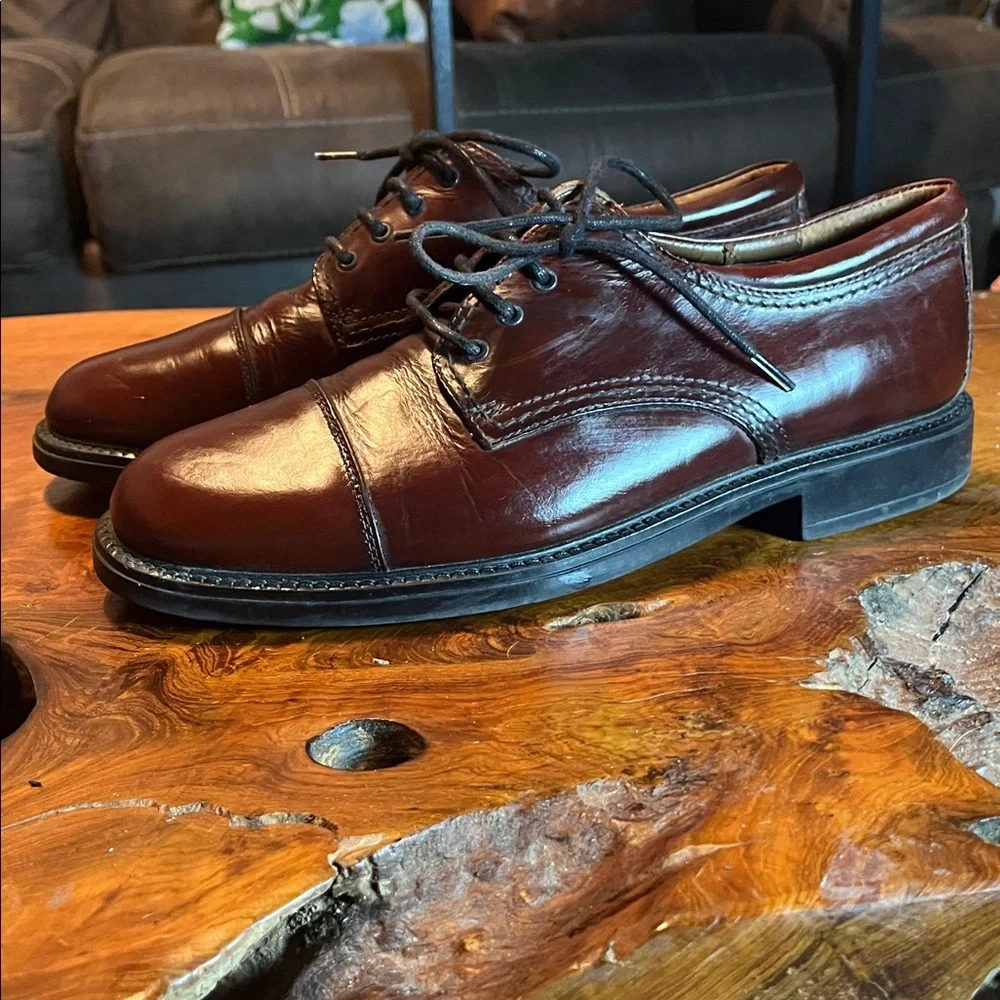 Dockers Burgundy Oxford Dress Shoes Men’s 9.5 Classic Lace Up Business Casual